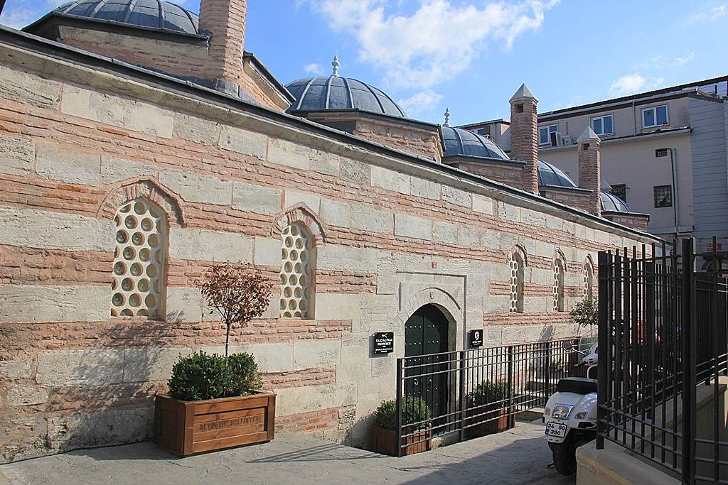 KILIÇ ALİ PAŞA MEDRESESİ