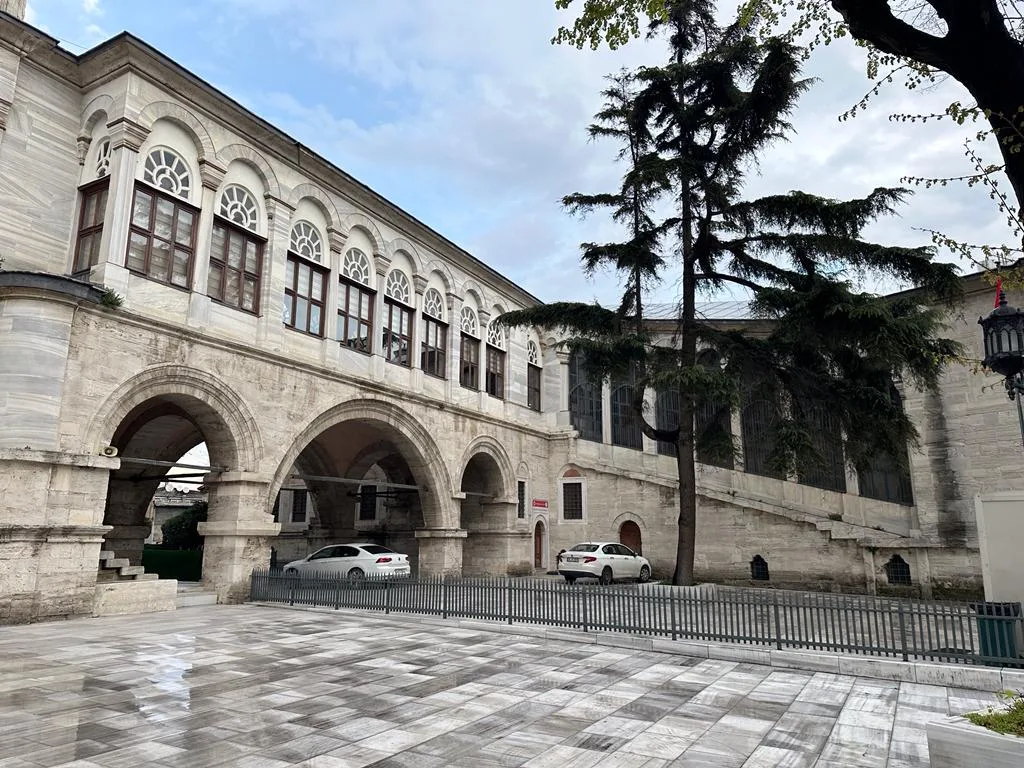 NURUOSMANİYE MEDRESESİ