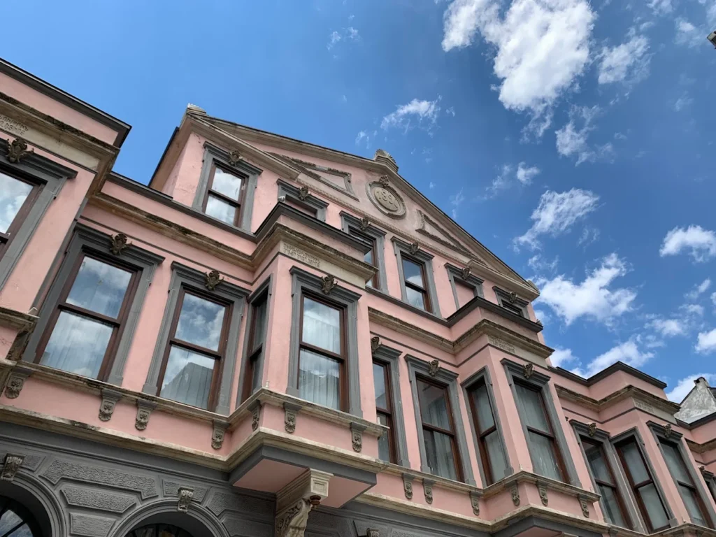 ÖZEL BEZCİYAN ERMENİ OKULLARI