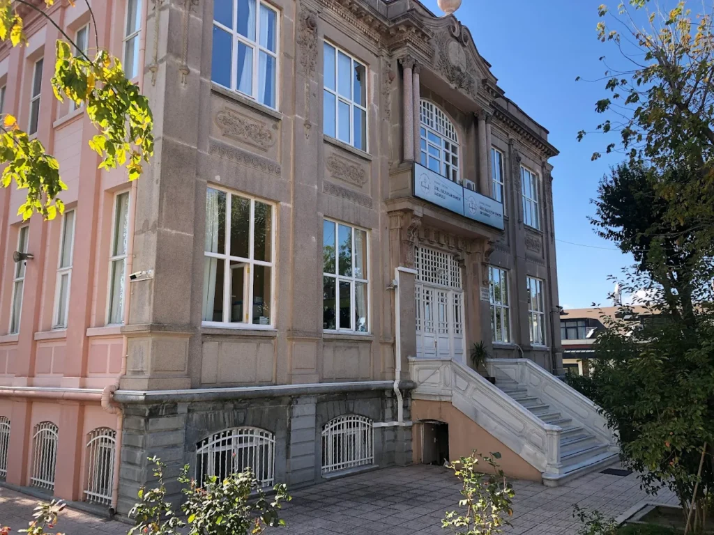 ÖZEL KALFAYAN ERMENİ OKULLARI