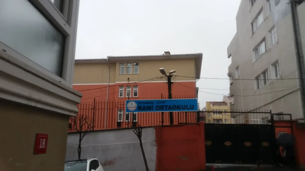 RAMİ ORTAOKULU