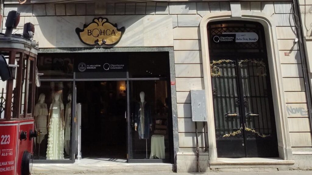 REFİA ÖVÜÇ OLGUNLAŞMA ENSTİTÜSÜ