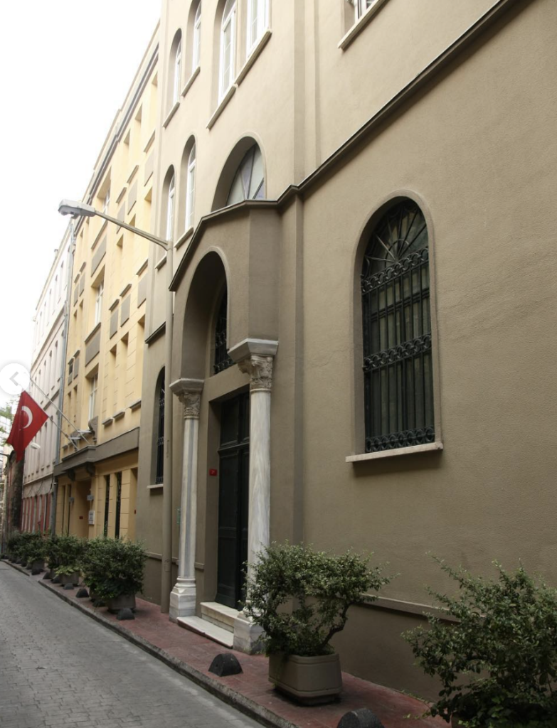 SANKT GEORG KATOLİK KİLİSESİ