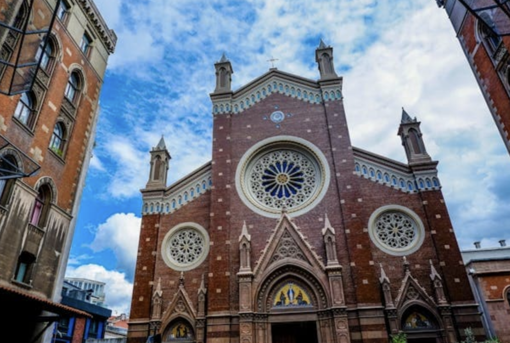 SENT ANTUAN KATOLİK KİLİSESİ