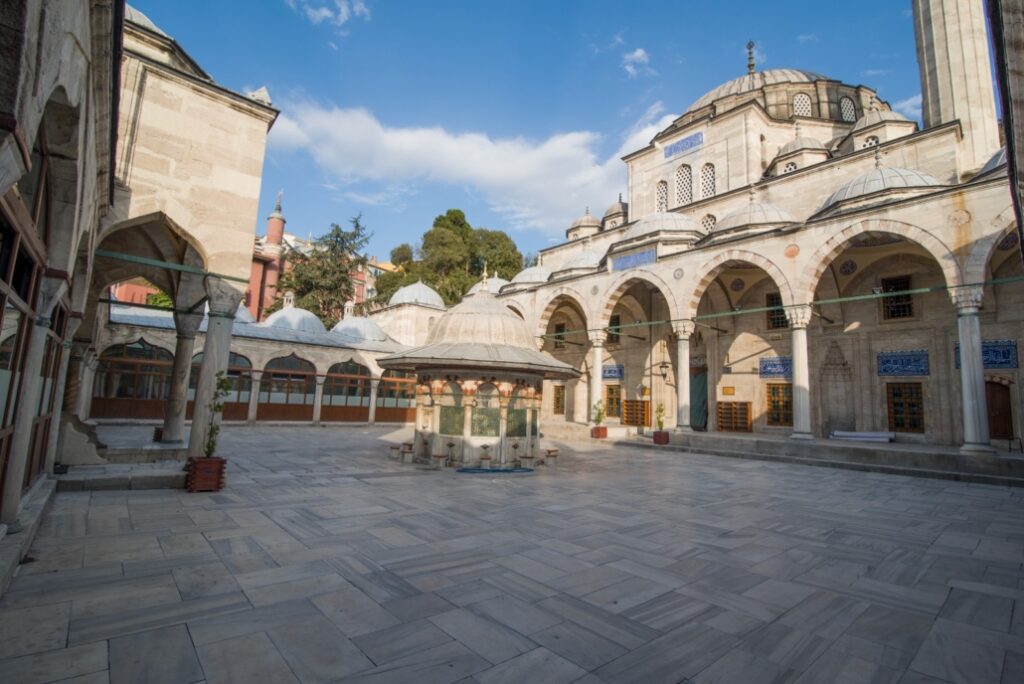 SOKULLU MEHMET PAŞA MEDRESESİ (FATİH)