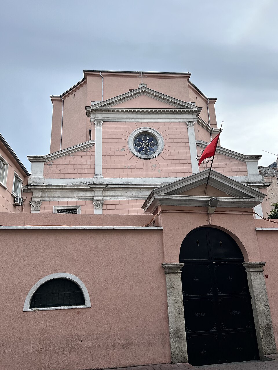 Surp Hovhan Vosgeperan Ermeni Katolik Kilisesi