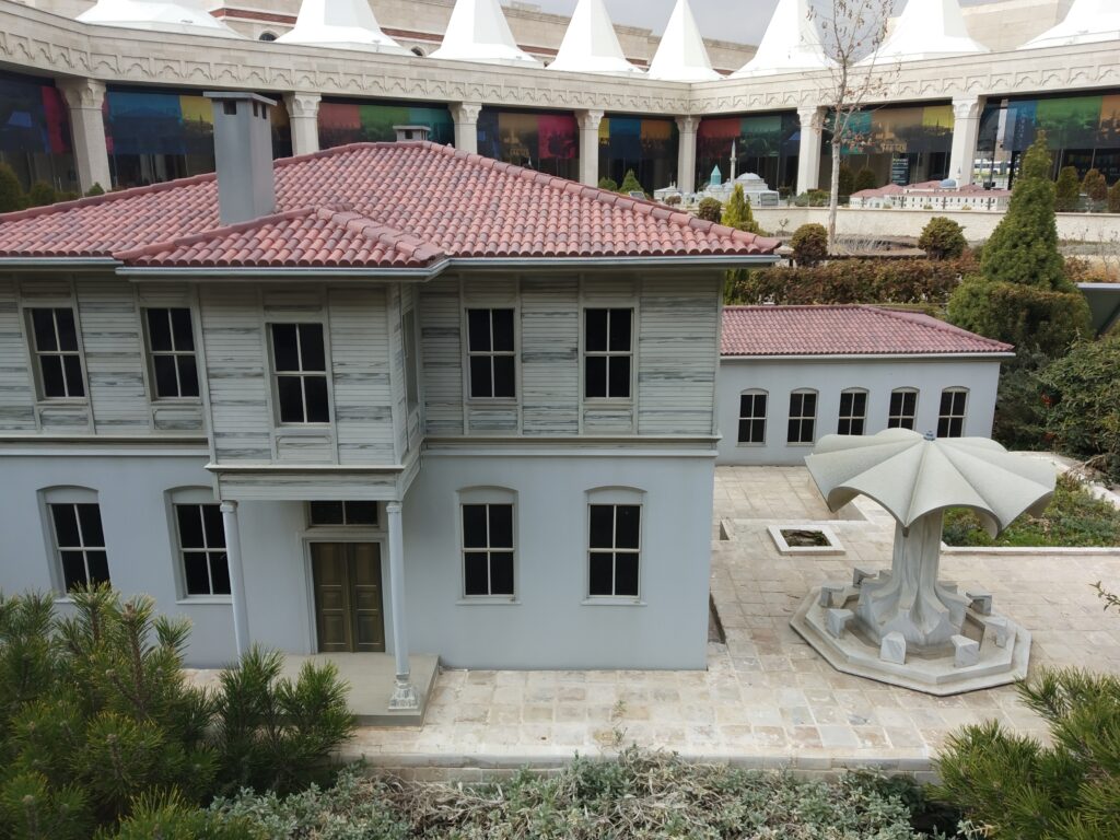 ÜSKÜDAR MEVLEVİHANESİ